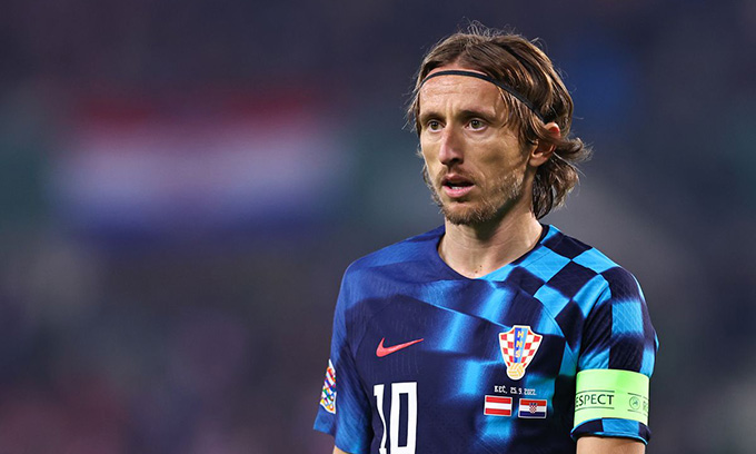 Luka Modric chơi ở vị trí nào