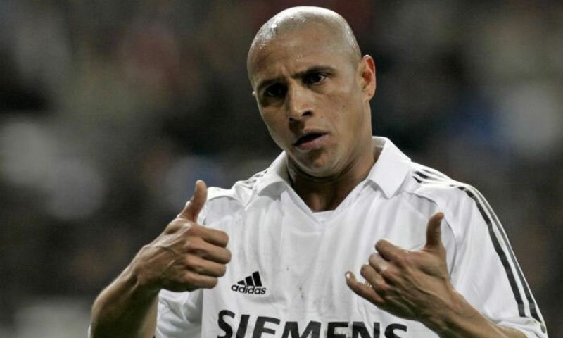 Thành Tích và Đóng Góp của Roberto Carlos